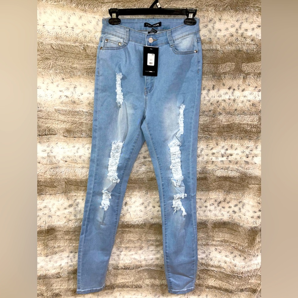 Brand new Fashion Nova jeans. With tag . Size 9.